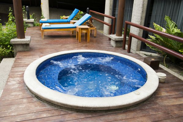 Cost of Hot Tub Deck Construction in Federal Way