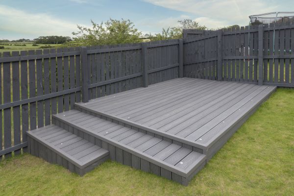 Cost of Vinyl Deck Construction in Federal Way